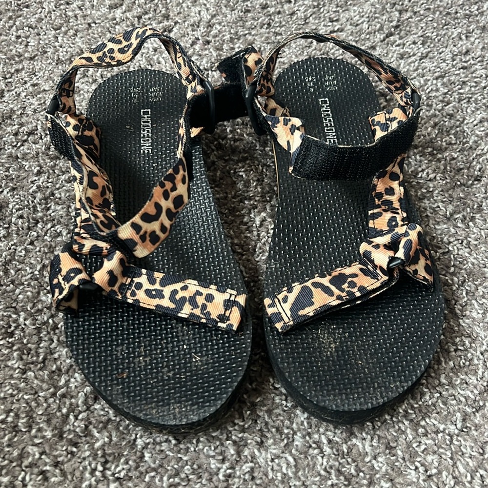 CHEETAH PRINT WATER SHOES